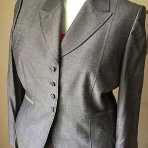 Elegant Gray Women's Blazer